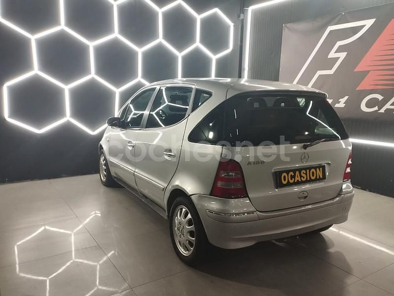 Usado Mercedes A160 Avantgarde 102 CV (75 kW) 2002 Gris / plata Monovolumen