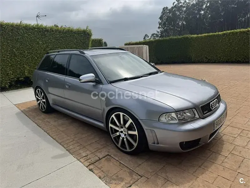 Usado Audi RS4 Sport 380 CV (279 kW) 2001 Gris / plata Familiar