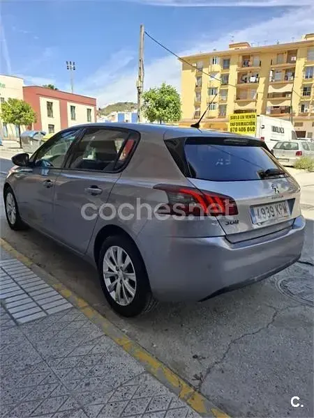 Usado Peugeot 308 Allure 110 CV (80 kW) 2018 Gris / plata Berlina