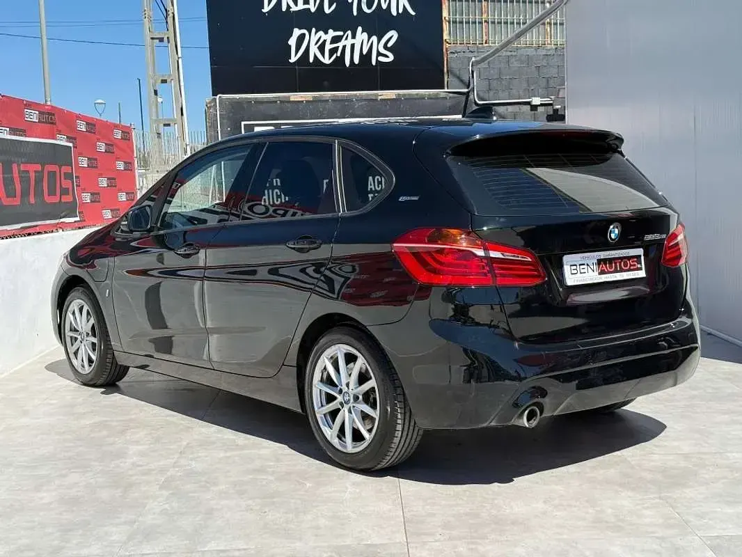 Usado BMW 225 Active Tourer iPerformance 224 CV (164 kW) 2018 Negro Monovolumen