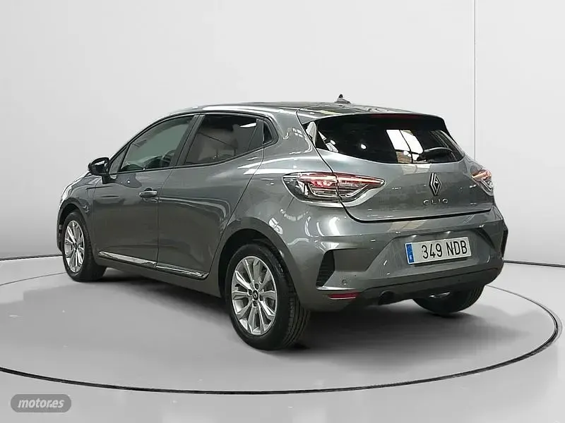 Usado Renault Clio Evolution 101 CV (74 kW) 2025 Gris Utilitario