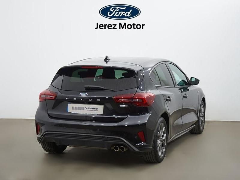 Usado Ford Focus ST-Line 125 CV (91 kW) 2022 Negro Berlina