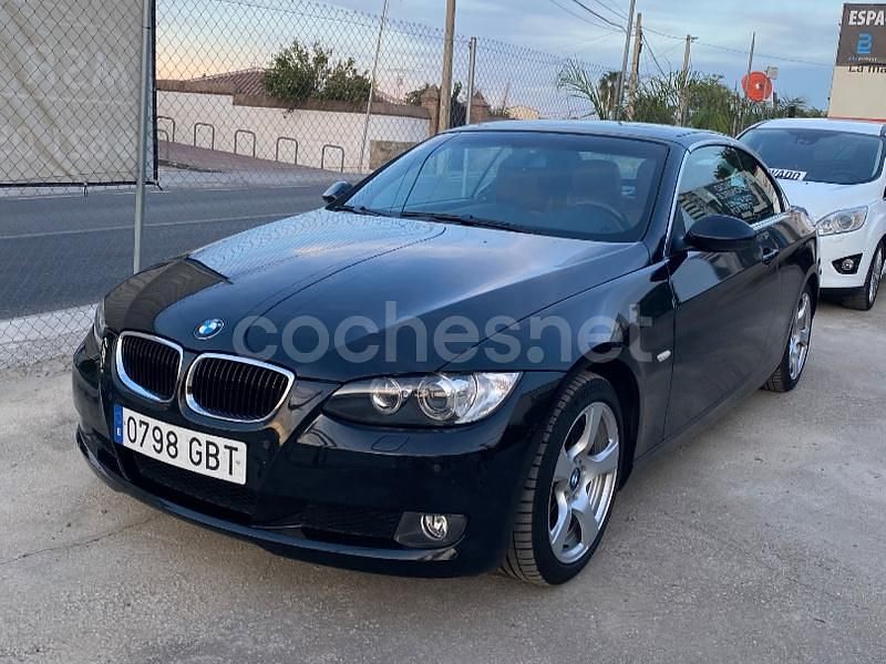 Negro Usado 2008 BMW 320 Cabriolet Descapotable | 13.990 € (Un poco caro) - Imagen 1/4