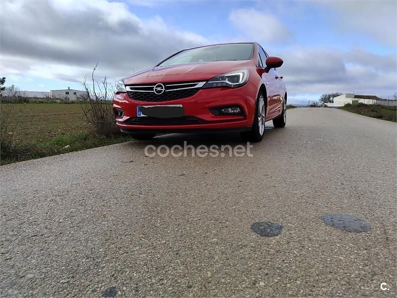 Rojo Usado 2016 Opel Astra Dynamic Berlina | 6000 € (Super precio) - Imagen 1/4