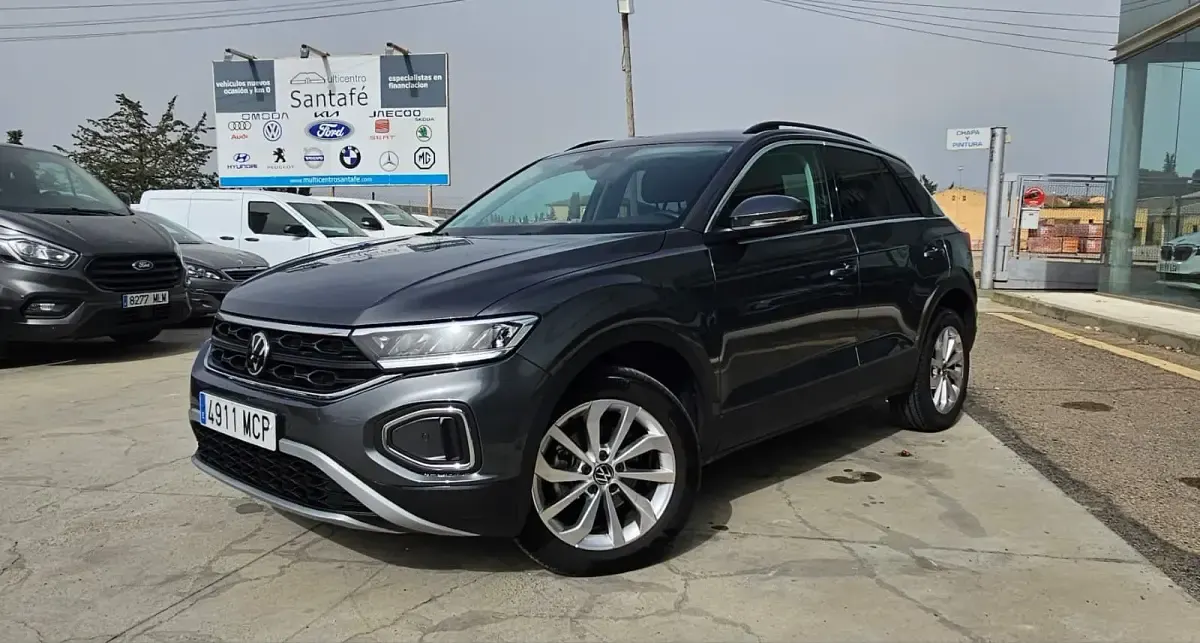 Usado VW T-Roc Life 115 CV (84 kW) 2022 Gris SUV