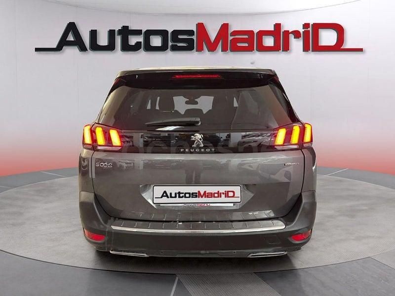 Usado Peugeot 5008 GT-line 130 CV (95 kW) 2020 Gris / plata SUV