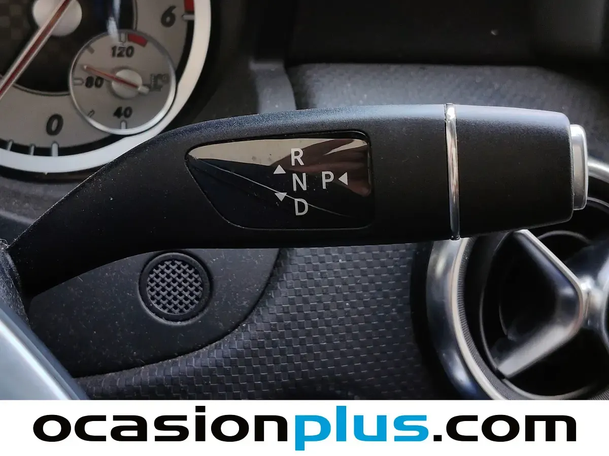 Usado Mercedes A200 Urban 136 CV (100 kW) 2015 Gris Utilitario