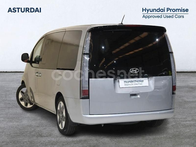 Usado Hyundai Staria 177 CV (130 kW) 2024 Gris / plata Monovolumen