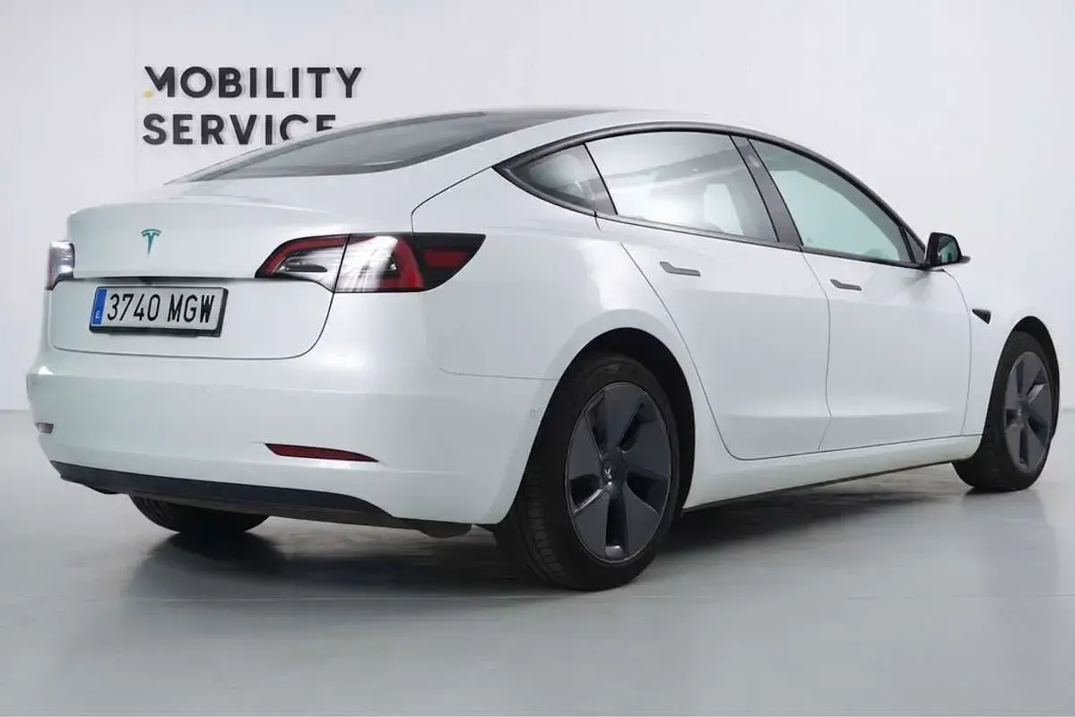 Usado Tesla Model 3 RWD 208 kW (283 CV) 2023 Blanco Berlina