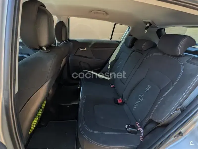 Usado Kia Sportage 135 CV (99 kW) 2011 Gris / plata SUV