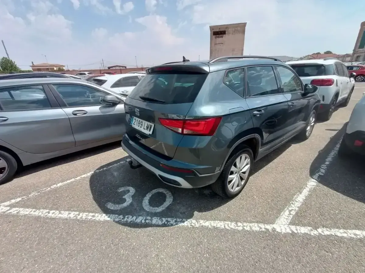 Usado Seat Ateca Style 110 CV (80 kW) 2021 Gris SUV