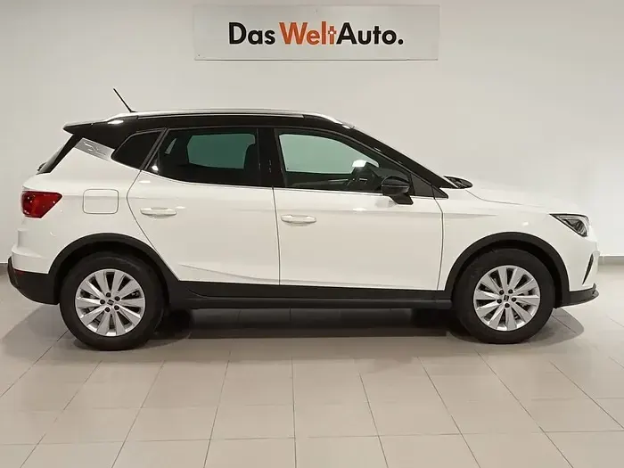 Usado Seat Arona FR 110 CV (80 kW) 2023 Blanco SUV