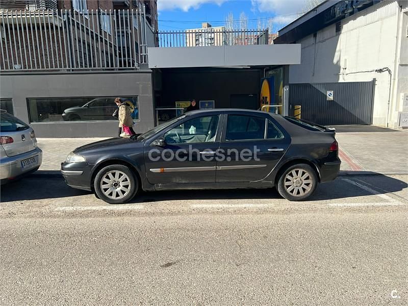 Usado Renault Laguna II Dynamique 120 CV (88 kW) 2003 Negro Berlina