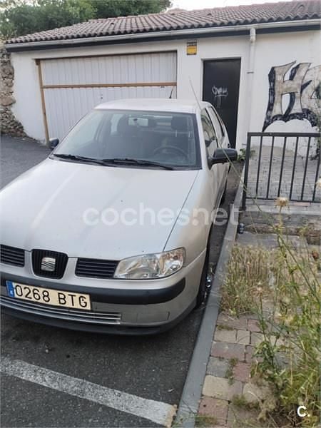 Gris / plata Usado 2002 Seat Cordoba Stella Berlina | 600 € (Precio justo) - Imagen 1/4