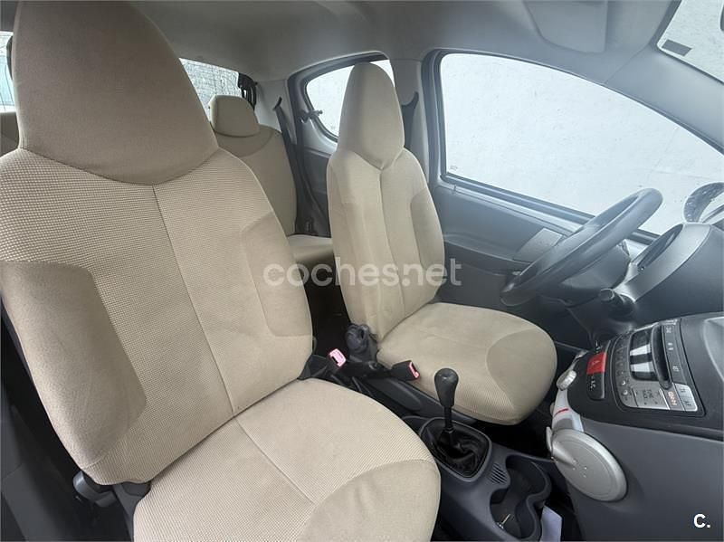 Usado Peugeot 107 68 CV (50 kW) 2007 Gris / plata Utilitario