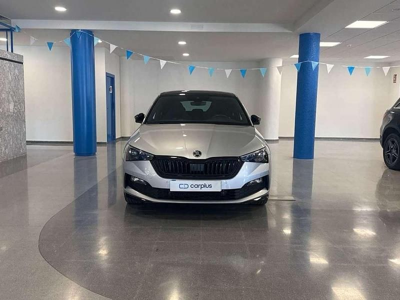 Usado Skoda Scala Monte Carlo 150 CV (110 kW) 2024 Plateado Utilitario
