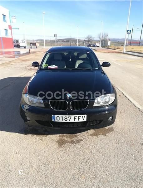 Begagnad BMW 120 163 HK (119 kW) 2006 Svart Halvkombi