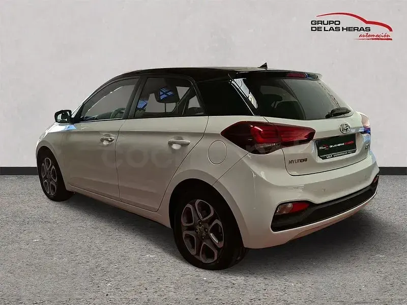 Usado Hyundai i20 100 CV (73 kW) 2020 Blanco Utilitario