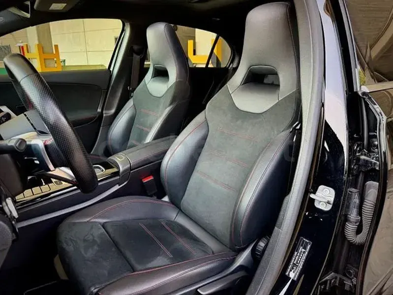 Usado Mercedes A250 218 CV (160 kW) 2023 Negro Berlina
