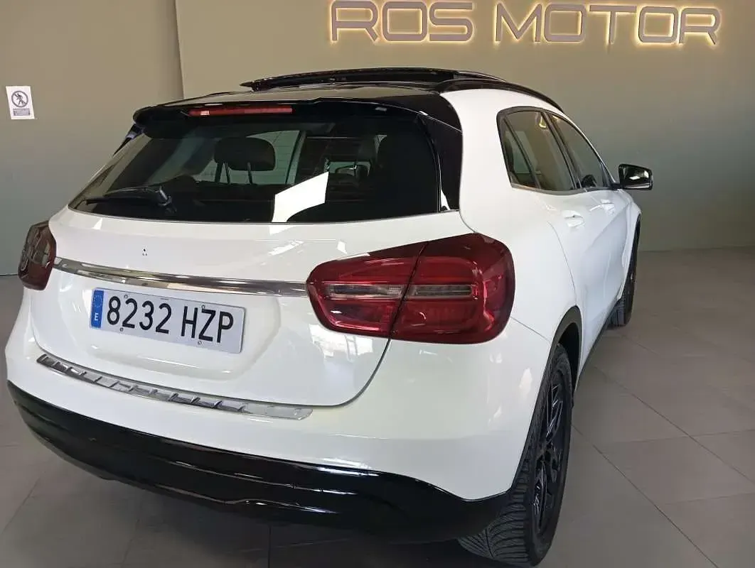Usado Mercedes GLA220 Urban 170 CV (125 kW) 2014 Blanco SUV