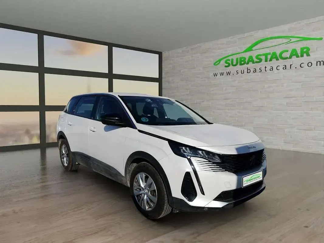 Käytetty Peugeot 5008 Active 131 HP (96 kW) 2022 Valkoinen Katumaasturi