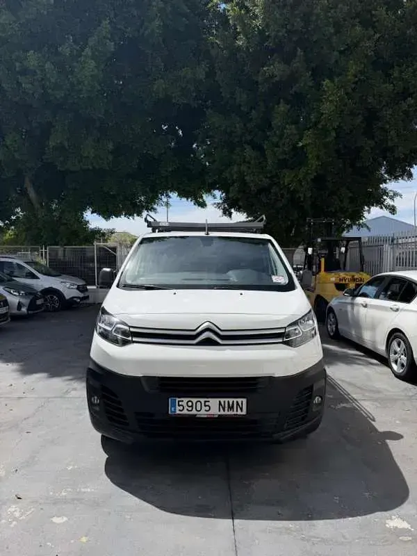 Usado Citroën Jumpy Comfort 140 CV (102 kW) 2020 Blanco Monovolumen