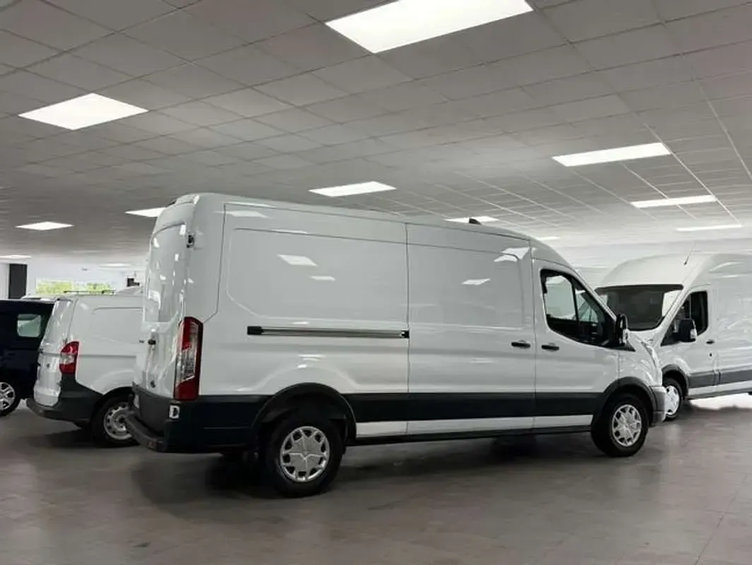 Usado Ford Transit Trend 131 CV (96 kW) 2023 Blanco Van