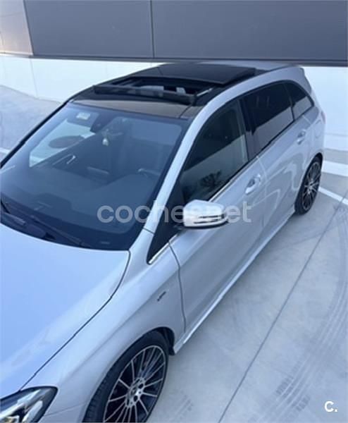Usado Mercedes B200 AMG line 136 CV (100 kW) 2017 Gris / plata Monovolumen