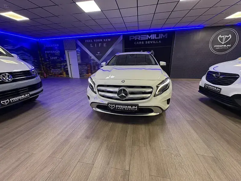 Usado Mercedes GLA200 Urban 136 CV (100 kW) 2016 Blanco SUV