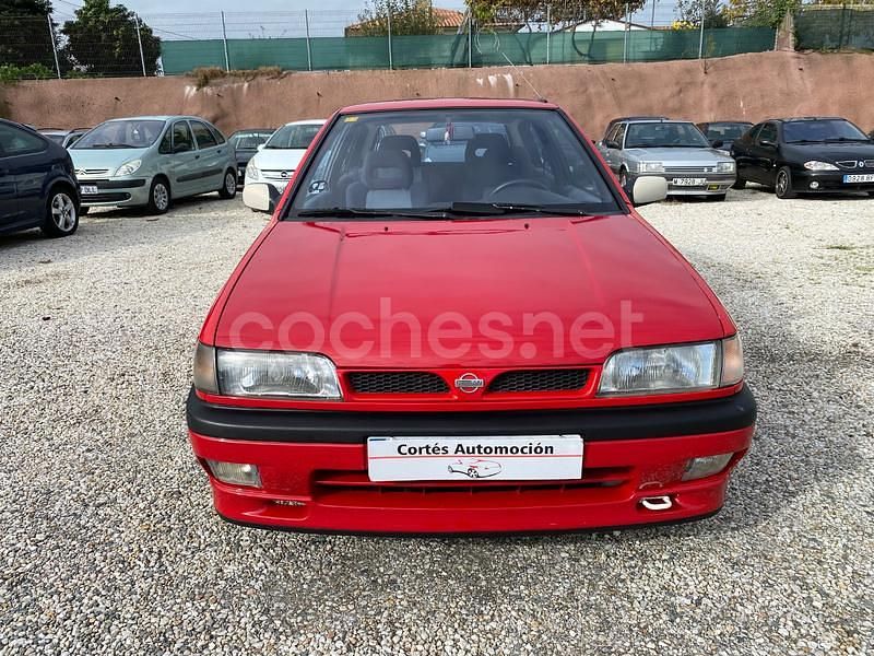 Usado Nissan Sunny 142 CV (104 kW) 1992 Granate Berlina