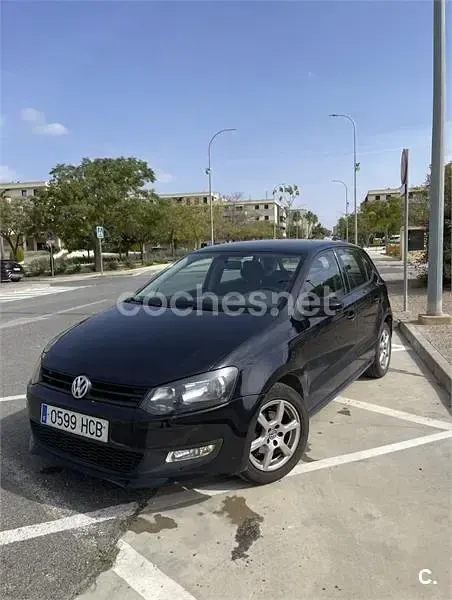 Usado VW Polo Advance 70 CV (51 kW) 2011 Negro Utilitario