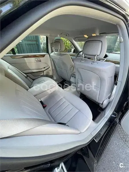 Usado Mercedes E220 Elegance 170 CV (125 kW) 2010 Negro Berlina