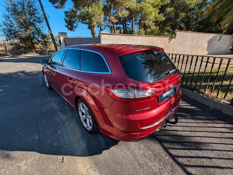Usado Ford Mondeo Titanium S 163 CV (119 kW) 2013 Granate Familiar