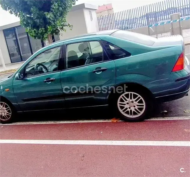 Usado Ford Focus Ghia 100 CV (73 kW) 2002 Verde Berlina