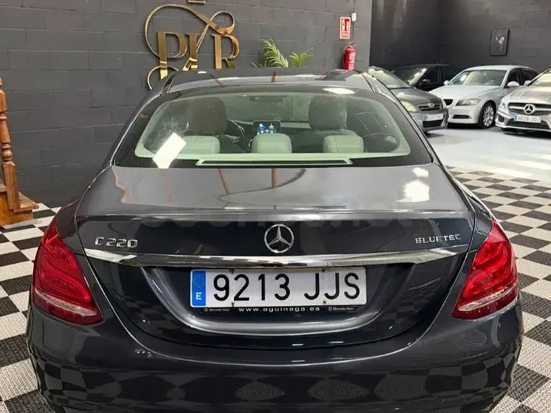Usado Mercedes C220 170 CV (125 kW) 2015 Gris / plata Berlina