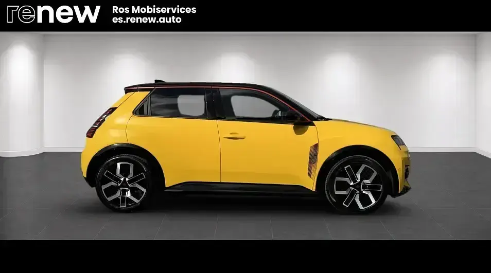 Usado Renault R5 Iconic 110 kW (150 CV) 2024 Amarillo Utilitario