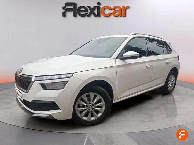 Usado Skoda Kamiq Ambition 110 CV (80 kW) 2021 Blanco SUV