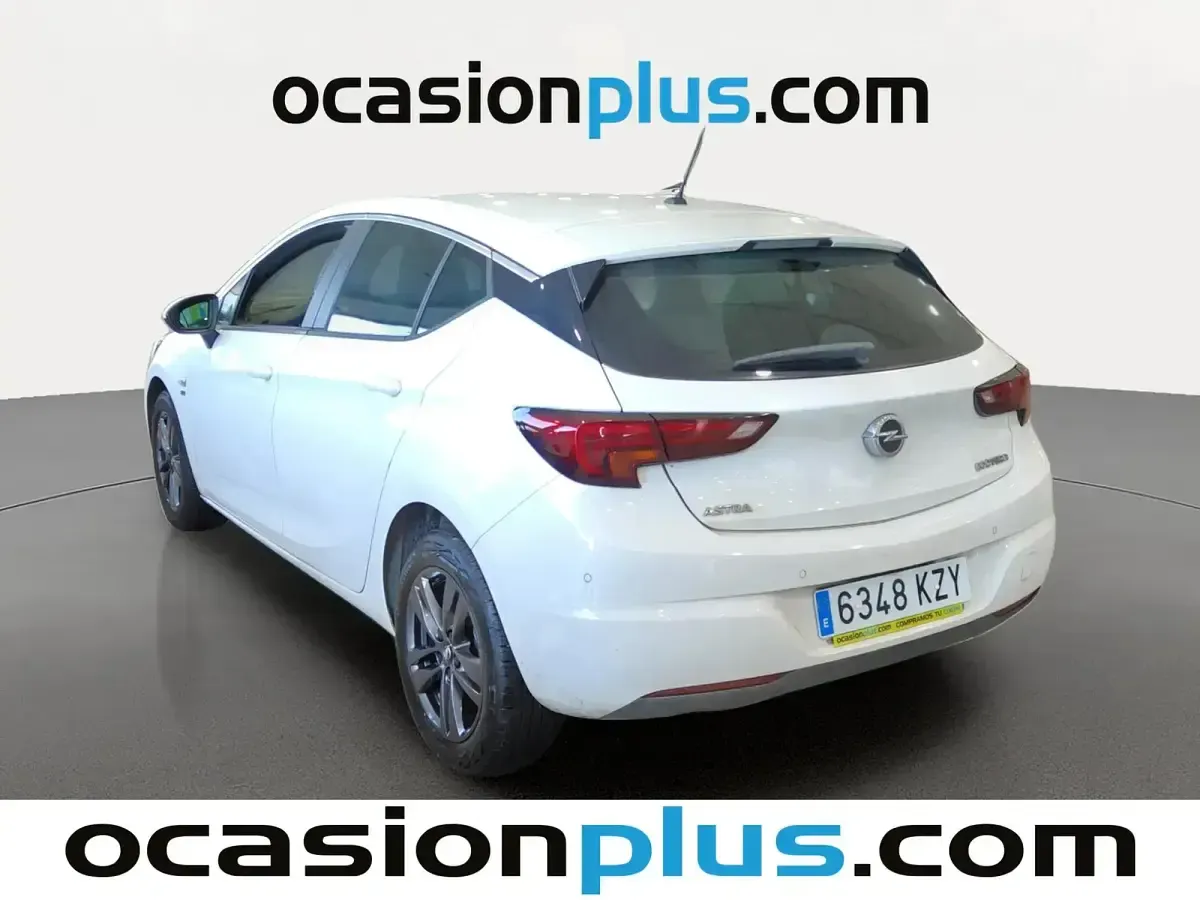 Usado Opel Astra 110 CV (80 kW) 2019 Blanco