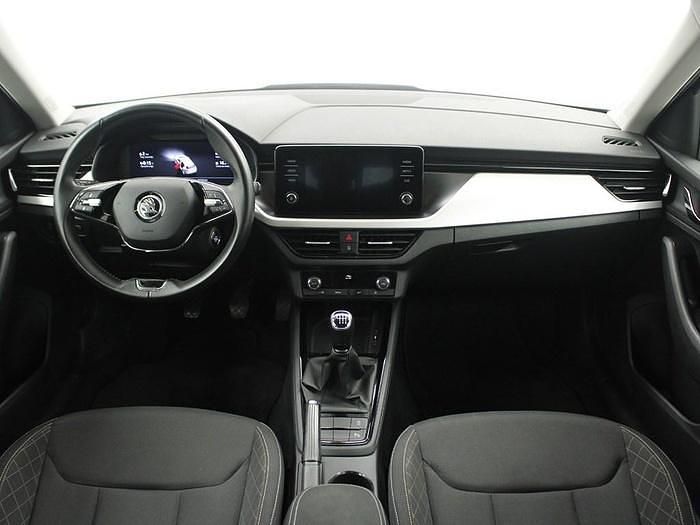 Usado Skoda Kamiq 110 CV (80 kW) 2022 Gris SUV