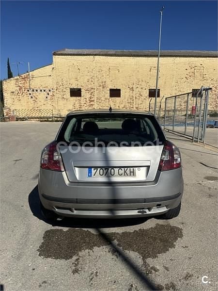 Usado Fiat Stilo Dynamic 115 CV (84 kW) 2003 Gris / plata Berlina