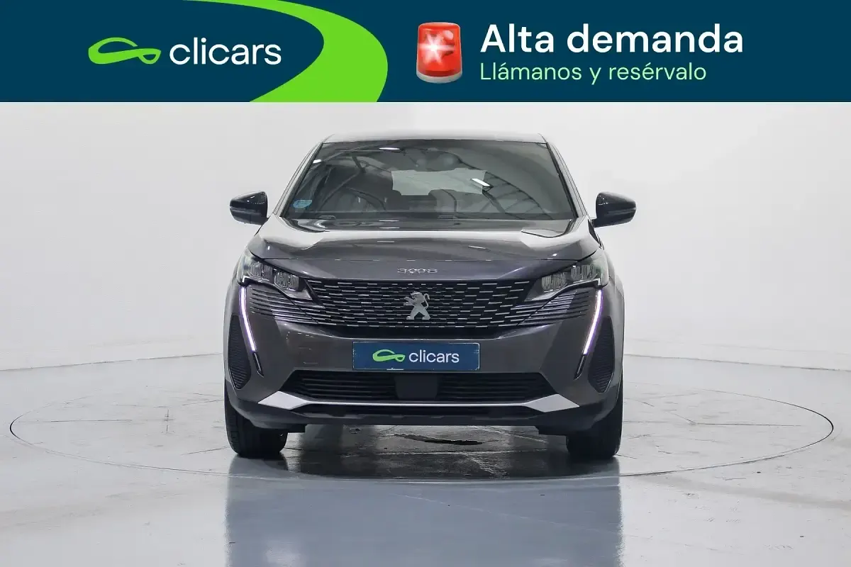 Usado Peugeot 3008 Allure 130 CV (95 kW) 2024 Gris SUV