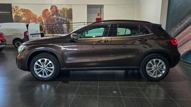 Usado Mercedes GLA180 110 CV (80 kW) 2017 Marrón SUV