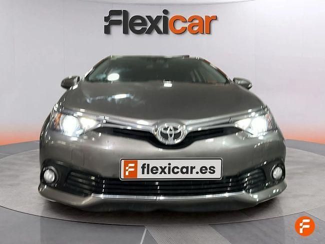 Usado Toyota Auris Active 116 CV (85 kW) 2018 Gris Utilitario