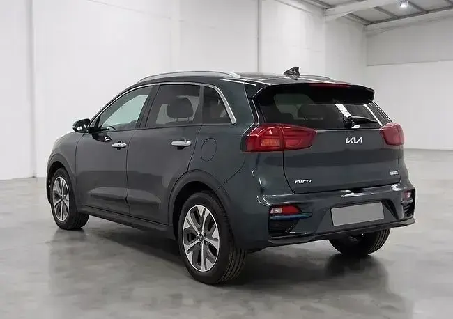 Usado Kia e-Niro 150 kW (204 CV) 2022 Azul SUV