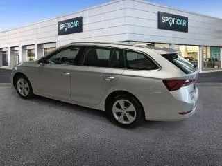 Usado Skoda Octavia Ambition 150 CV (110 kW) 2021 Gris Familiar