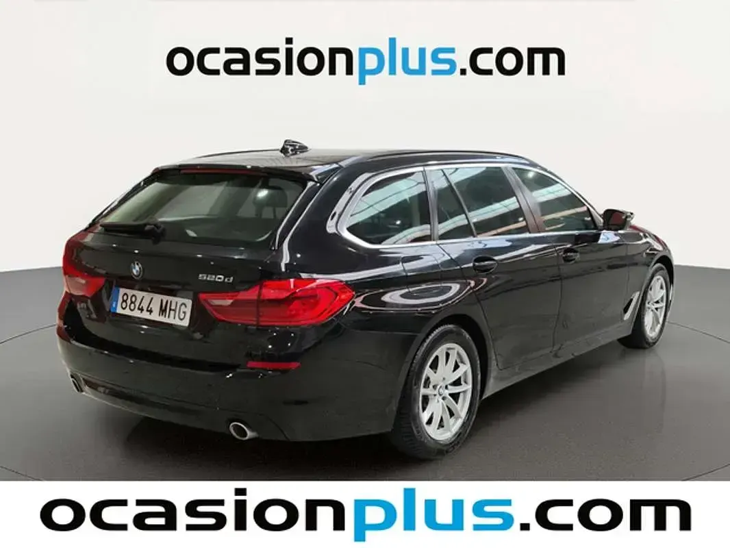 Usado BMW 520 190 CV (139 kW) 2018 Negro Familiar