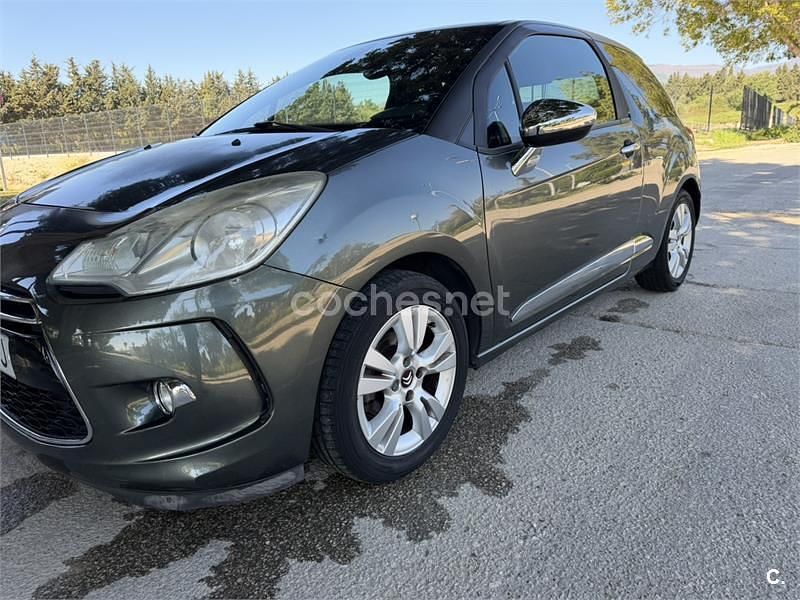 Usado Citroën DS3 92 CV (67 kW) 2011 Gris / plata Utilitario