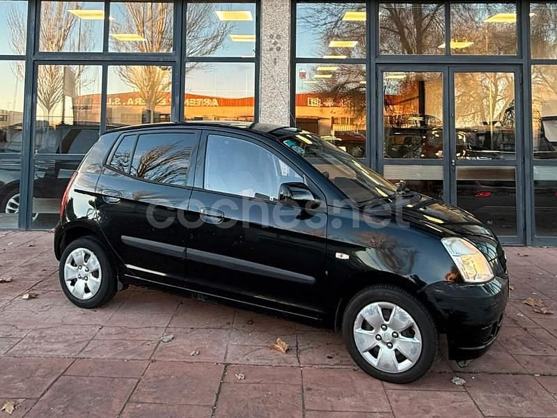 Usado Kia Picanto LX 65 CV (47 kW) 2006 Negro Utilitario