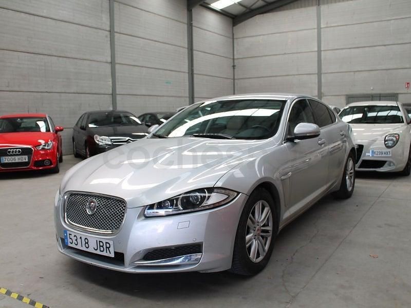 Usado Jaguar XF Luxury 200 CV (147 kW) 2014 Gris / plata Berlina