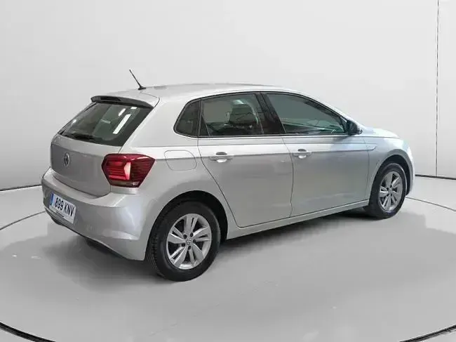 Usado VW Polo Advance 95 CV (69 kW) 2018 Gris Utilitario